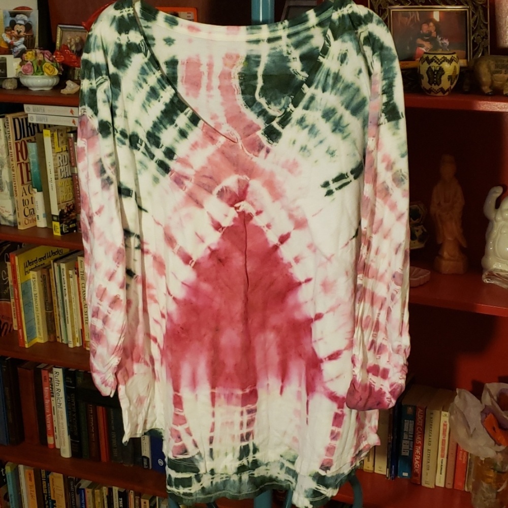 Triangle long sleeve tie dye